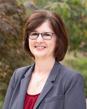Professional headshot of Cynthia Lemus.